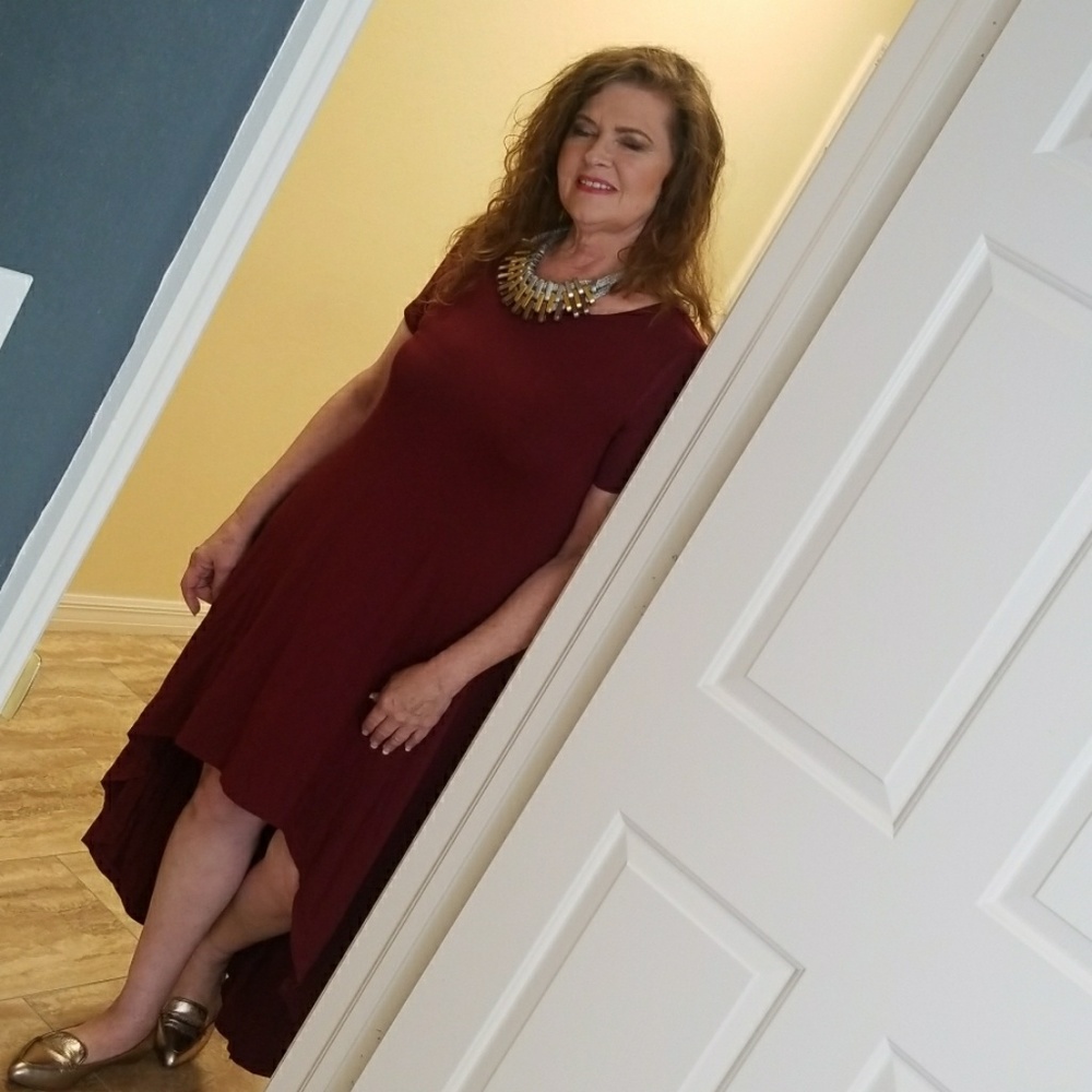 MOVING SALE 🌺 Burgundy High Low Burgundy Dress - Picture 2 of 8